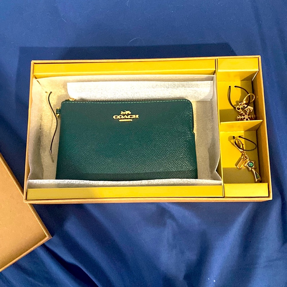 NWT COACH WRISTLET